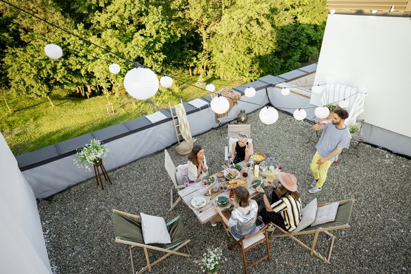 Comment choisir des chaussures en toile pour un look estival décontracté?